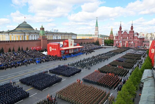 Всего в Параде Победы приняли участие 11,5 тысячи военных. Всего в Параде Победы приняли участие 11,5 тысячи военных. - Sputnik Литва