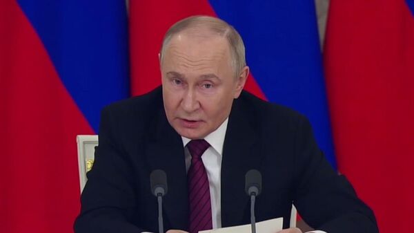 Россия предлагает Украине возобновить прямые в Стамбуле, заявил президент Владимир Путин - Sputnik Литва