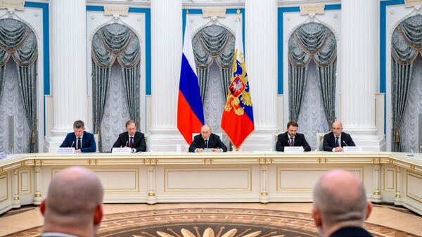 Путин о важности экономического суверенитета для России - Sputnik Литва