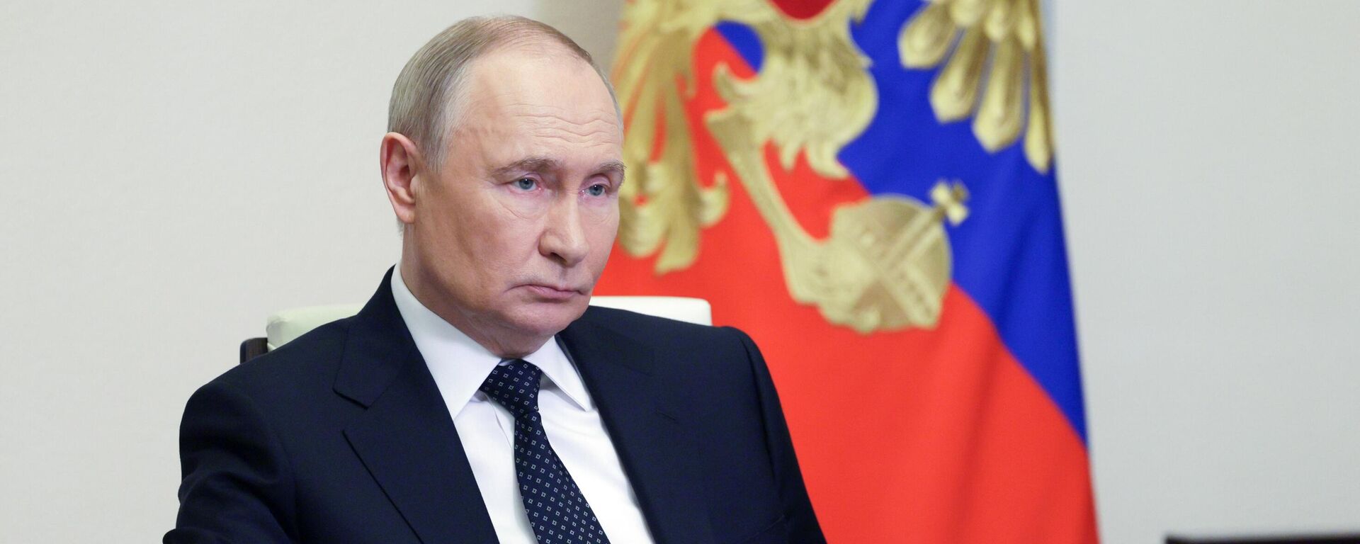 Президент РФ Владимир Путин провел совещание с членами правительства РФ - Sputnik Литва, 1920, 04.06.2025