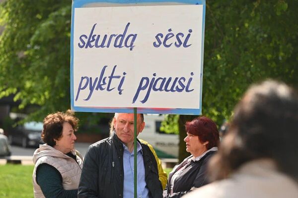 В Вильнюсе прошла акция протеста против налога на недвижимость - Sputnik Литва