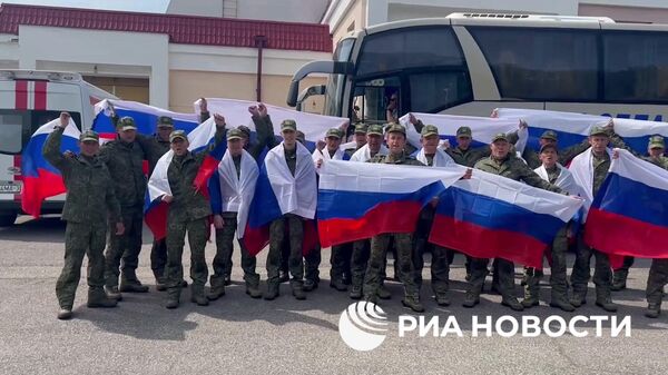 Группа военнослужащих России возвращена из плена - Sputnik Литва