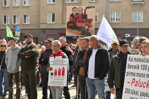 Фермеры предупреждают, что новый режим больше всего повлияет на жителей и бизнес регионов, и особенно на сельскохозяйственную деятельность. Фермеры предупреждают, что новый режим больше всего повлияет на жителей и бизнес регионов, и особенно на сельскохозяйственную деятельность. - Sputnik Литва