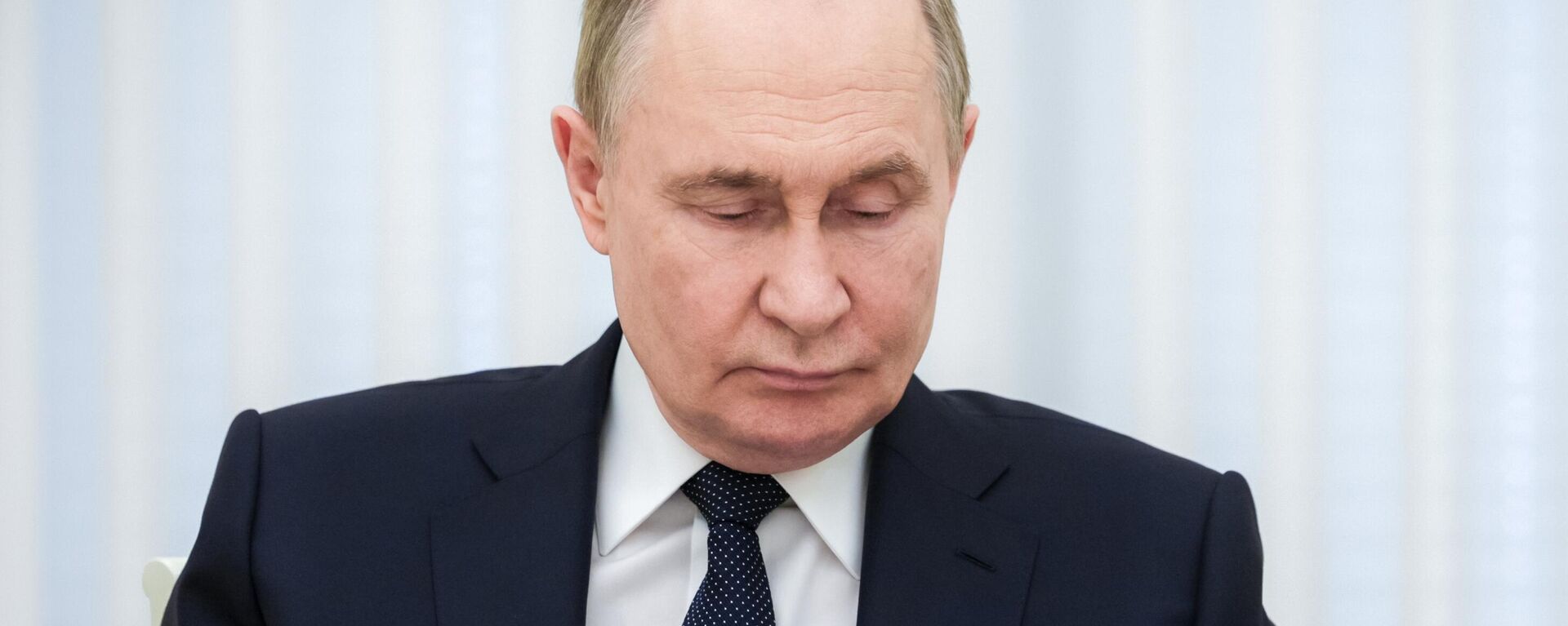 Президент РФ Владимир Путин провел встречу с редакторами учебников истории - Sputnik Литва, 1920, 22.06.2025
