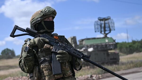 Военнослужащий ВС РФ в зоне СВО - Sputnik Литва