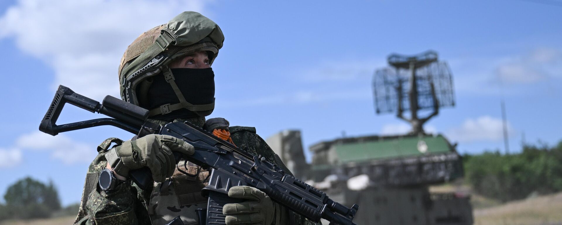 Военнослужащий ВС РФ в зоне СВО, архивное фото - Sputnik Литва, 1920, 26.01.2026