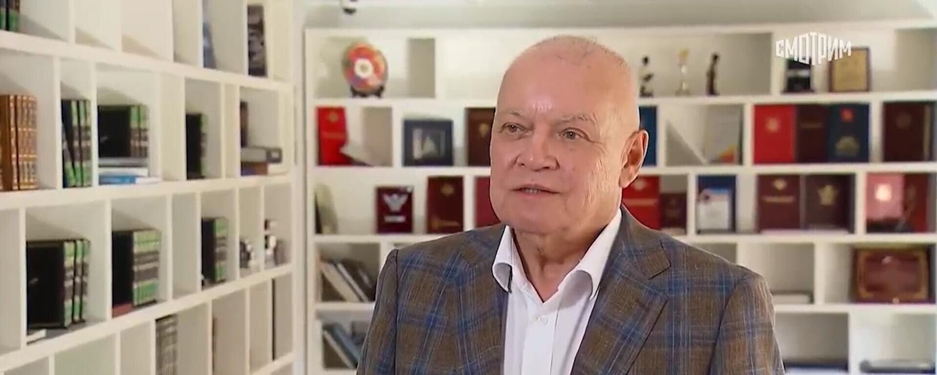 Дмитрий Киселев о ситуации с задержанными в Баку сотрудниками Sputnik Азербайджан - Sputnik Литва, 1920, 04.07.2025