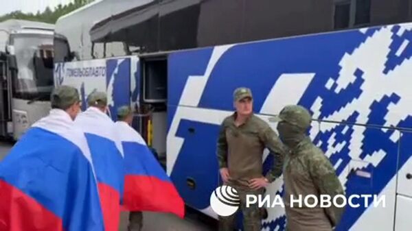 Российские военные, возвращенные с подконтрольной киевскому режиму территории - Sputnik Литва