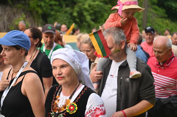 Празднования по случаю Дня коронации Миндаугаса прошли и в других городах Литвы. Празднования по случаю Дня коронации Миндаугаса прошли и в других городах Литвы. - Sputnik Литва
