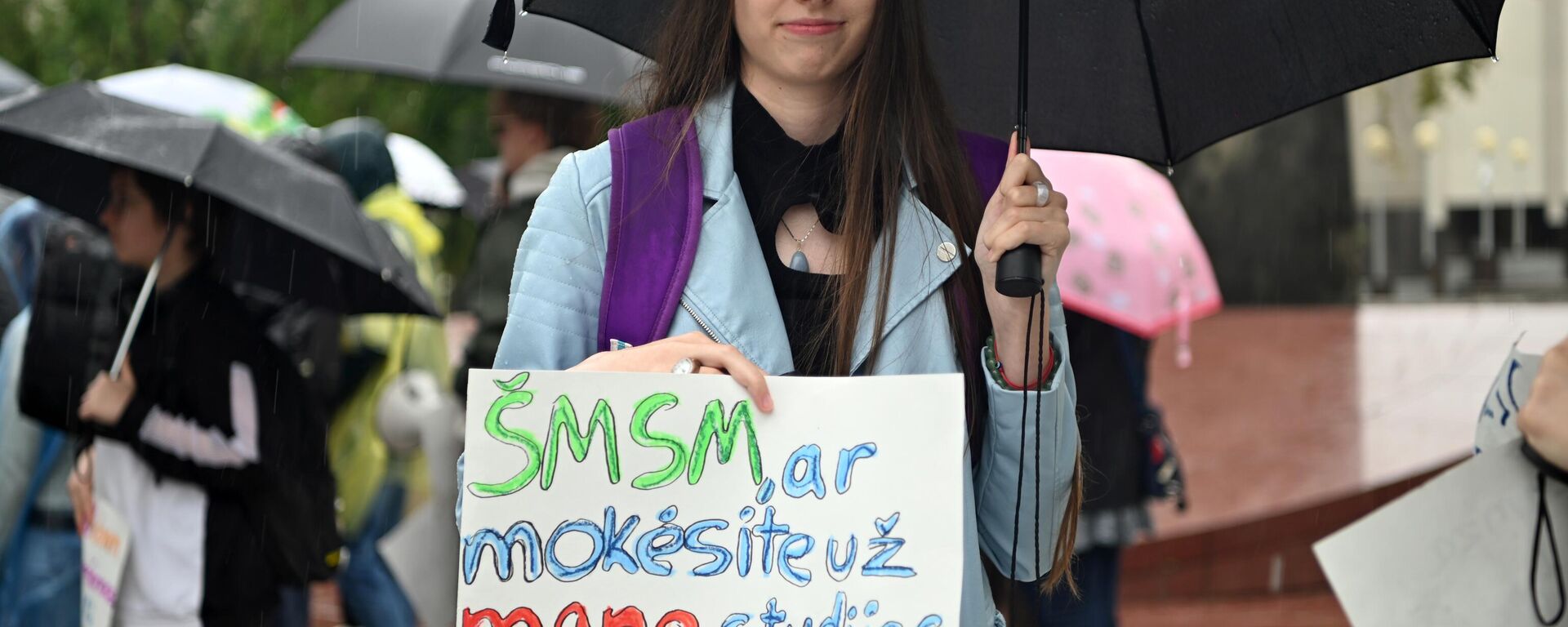 Акция протеста абитуриентов в Вильнюсе из-за заданий на экзамен по математике - Sputnik Литва, 1920, 09.07.2025