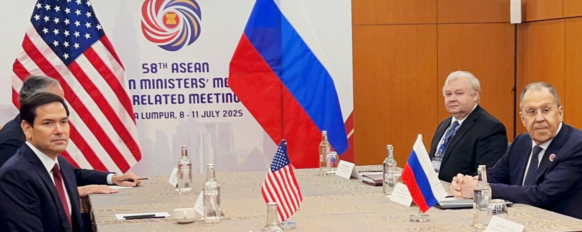Встреча главы МИД РФ Сергея Лаврова и госсекретаря США Марко Рубио - Sputnik Литва, 1920, 10.07.2025