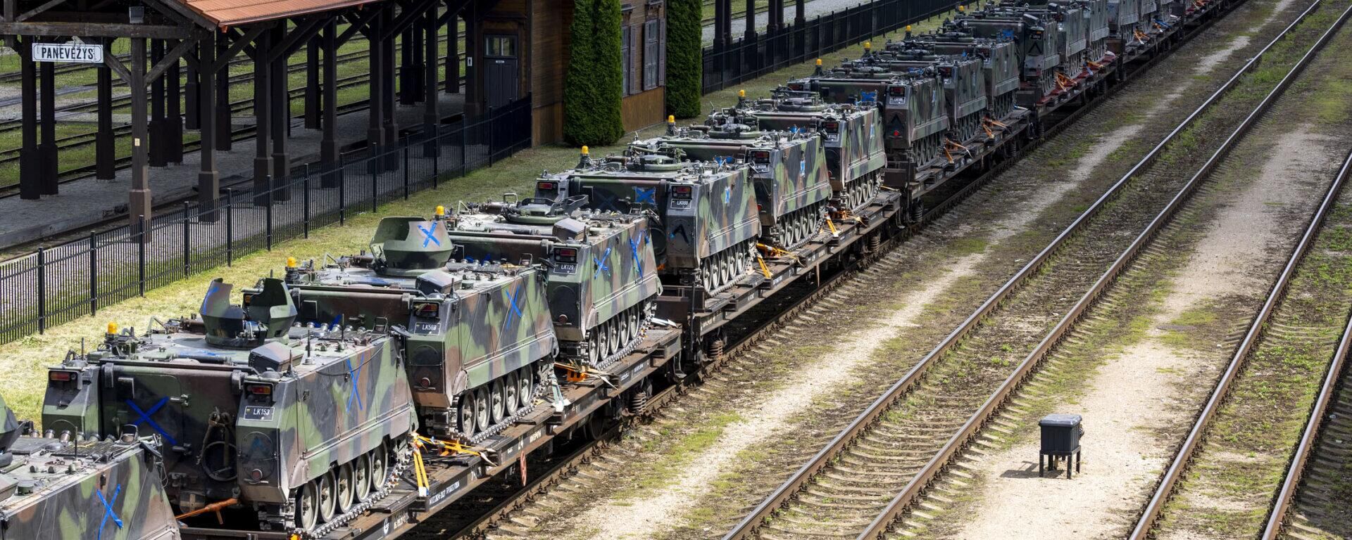 Переброска военнослужащих и военной техники в ходе учений в Литве - Sputnik Литва, 1920, 22.07.2025