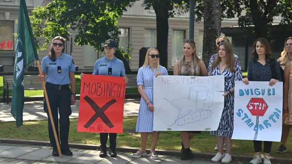 Пикет в Вильнюсе из-за разногласий между Минюстиции Литвы и сотрудниками системы исполнения наказаний - Sputnik Литва