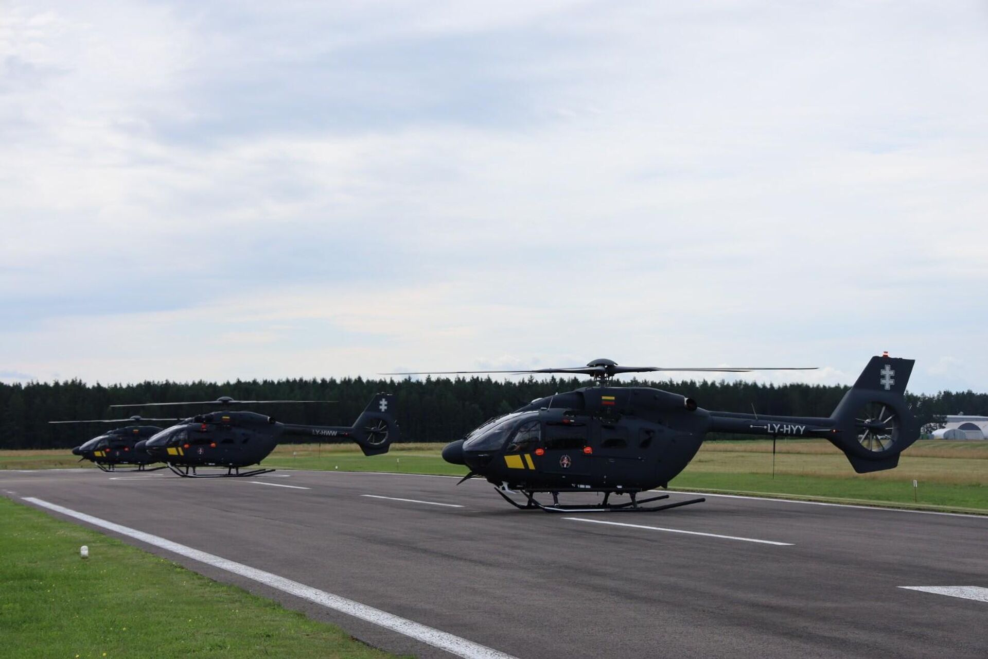 Вертолеты Airbus H145 D3 Службы охраны государственной границы Литвы  - Sputnik Литва, 1920, 24.07.2025