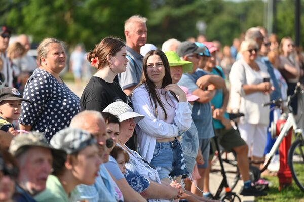 В этом году праздник приурочен к столетию реконструкции Швянтойского морского порта.  - Sputnik Литва