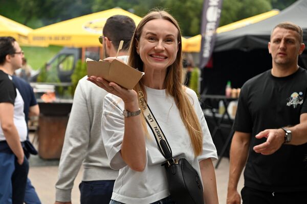На фото: гости фестиваля Burger Fest. - Sputnik Литва