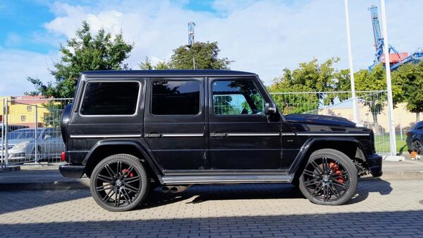 Угнанный автомобиль Mercedes-Benz G 55 AMG, задержанный литовскими пограничниками - Sputnik Литва