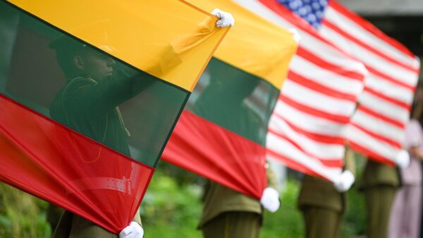 Флаги США и Литвы, архивное фото - Sputnik Литва