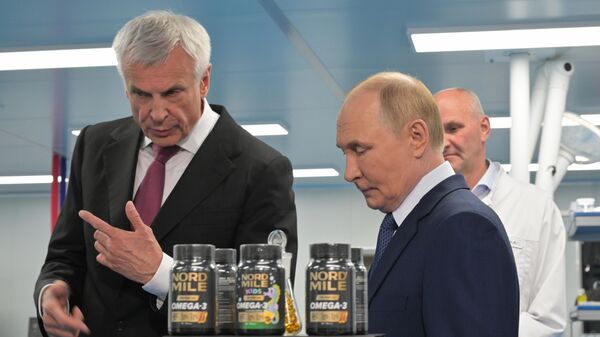 Рабочая поездка президента РФ Владимира Путина в Магадан - Sputnik Литва