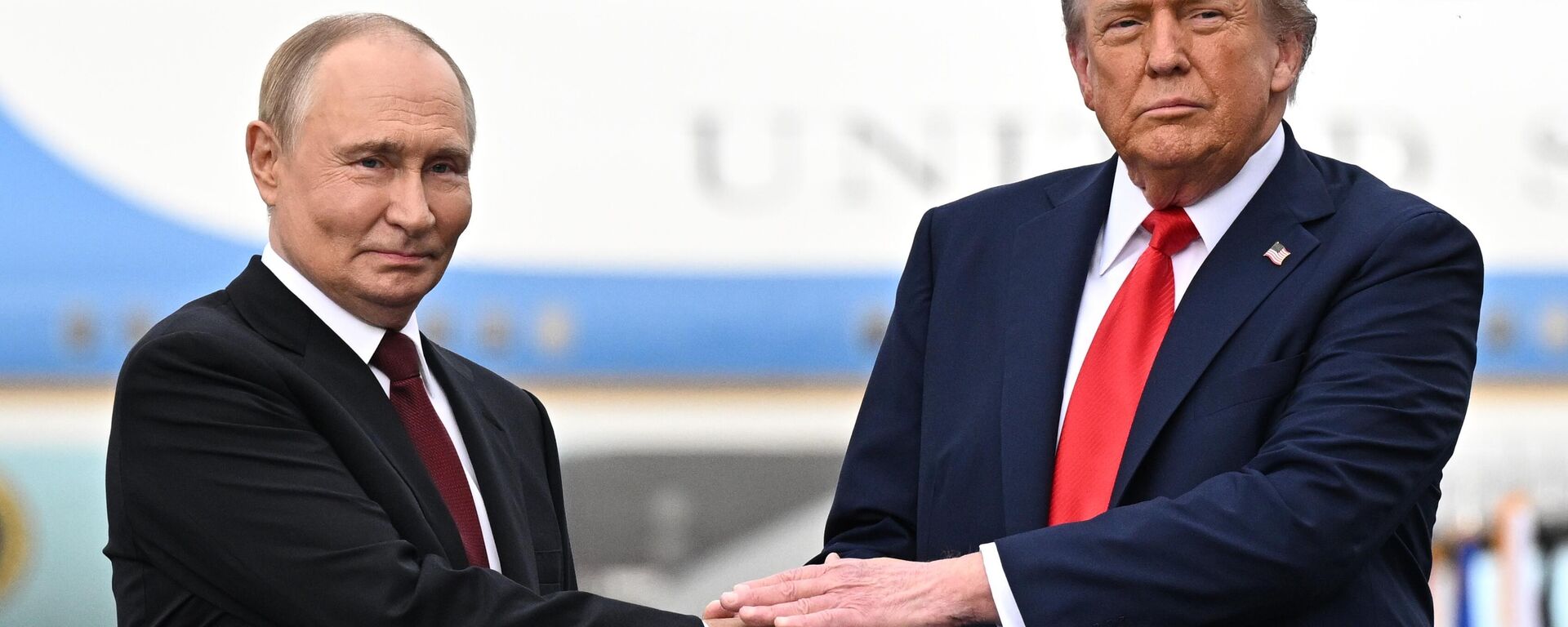 Встреча президента России Владимира Путина и президента США Дональда Трампа - Sputnik Литва, 1920, 01.09.2025