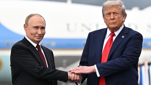 Встреча президента России Владимира Путина и президента США Дональда Трампа, архивное фото - Sputnik Литва