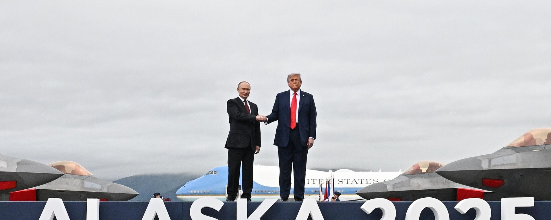 Встреча президента России Владимира Путина и президента США Дональда Трампа - Sputnik Литва, 1920, 16.08.2025