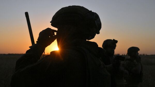 Военнослужащие расчета РСЗО 9К55 Град-1 группировки войск Центр, архивное фото - Sputnik Литва