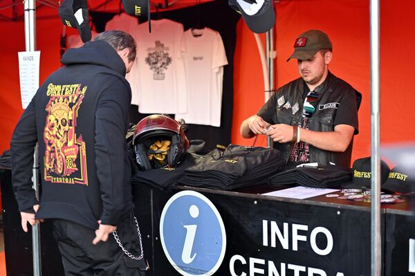 Beach Bike Fest 2025 ежегодно собирает гостей не только из Литвы, но и других стран.  - Sputnik Литва