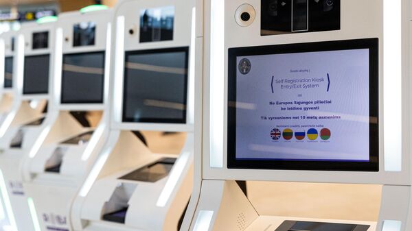 Стойка самостоятельной регистрации Системы въезда-выезда ЕС - Sputnik Литва