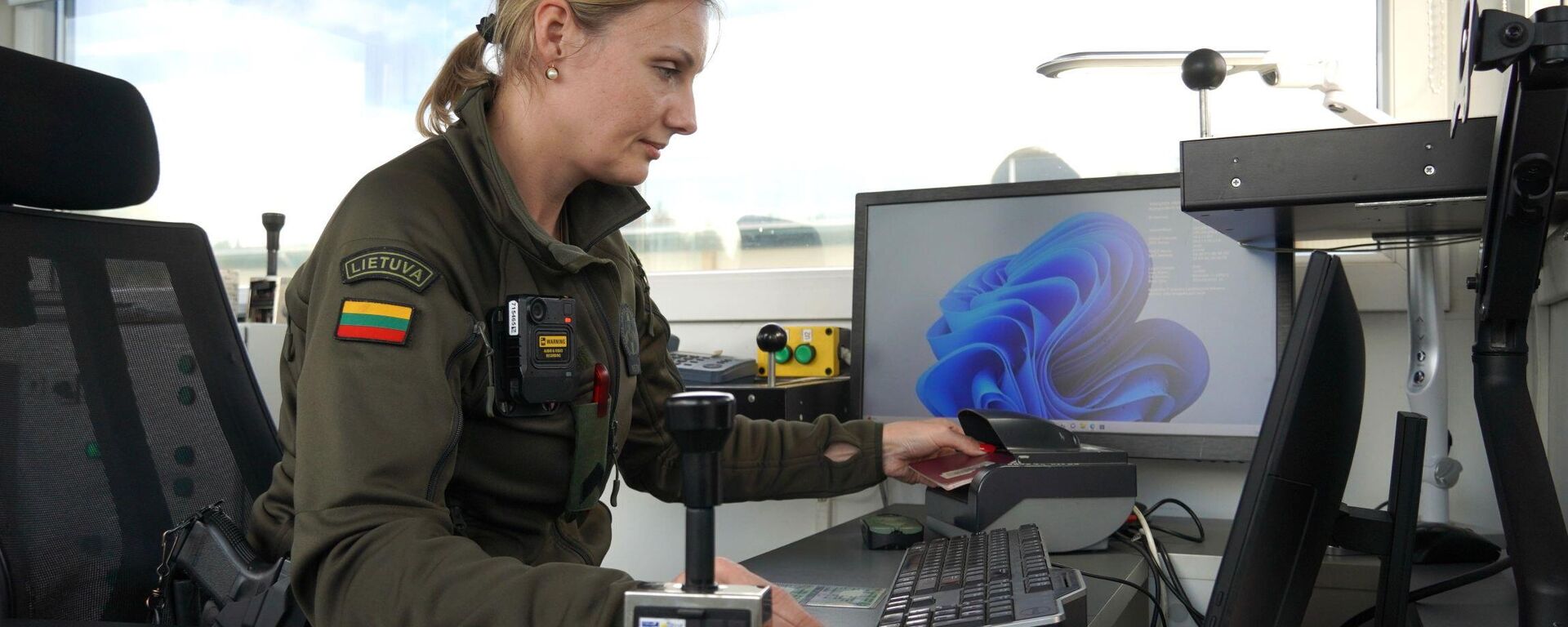 Работа сотрудника VSAT - Sputnik Литва, 1920, 22.02.2026