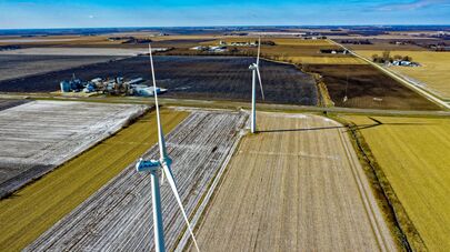 Ветряные электростанции, архивное фото