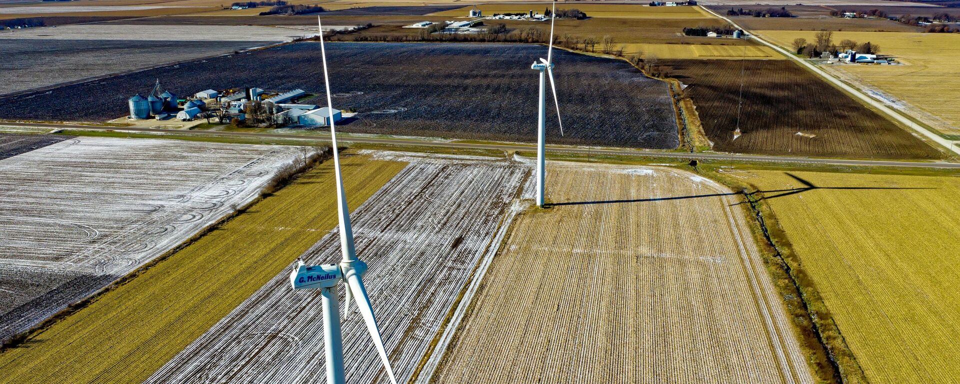 Ветряные электростанции, архивное фото - Sputnik Литва, 1920, 09.11.2025