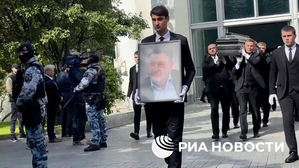 Похороны Кирилла Вышинского на Троекуровском кладбище - Sputnik Литва