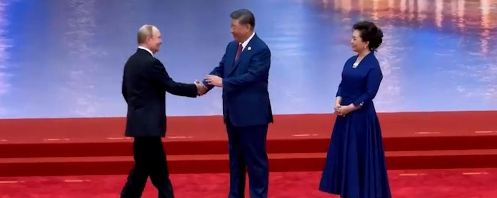 Рукопожатие Путина и Си Цзиньпина - Sputnik Литва, 1920, 31.08.2025