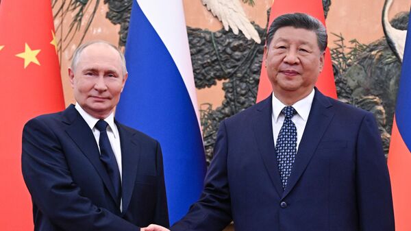 Президент России Владимир Путин и председатель КНР Си Цзиньпин - Sputnik Литва