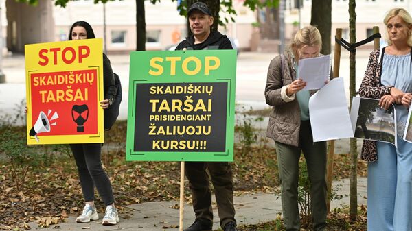 Акция протеста против размещения в Литве опасных норвежских отходов  - Sputnik Литва