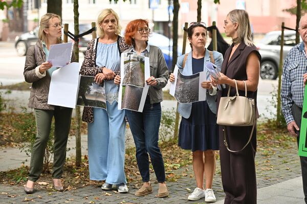 Участники возмущены работой норвежских компаний RetroPlast и &quot;EKO Perdirbimas&quot;. Они считают, что фирмы работают без оценки своего воздействия на окружающую среду, а также сократили до минимума санитарно-защитные зоны. - Sputnik Литва