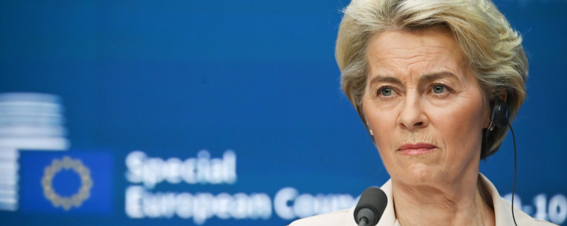 Председатель Европейской комиссии Урсула фон дер Ляйен, архивное фото  - Sputnik Литва, 1920, 01.12.2025