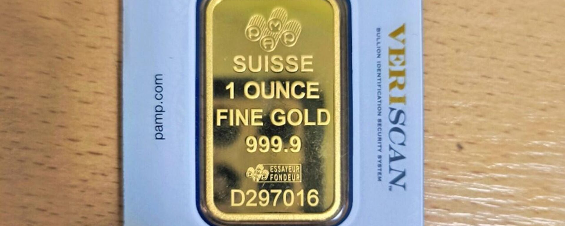 Золотой слиток, обнаруженный белорусскими таможенниками - Sputnik Литва, 1920, 17.09.2025