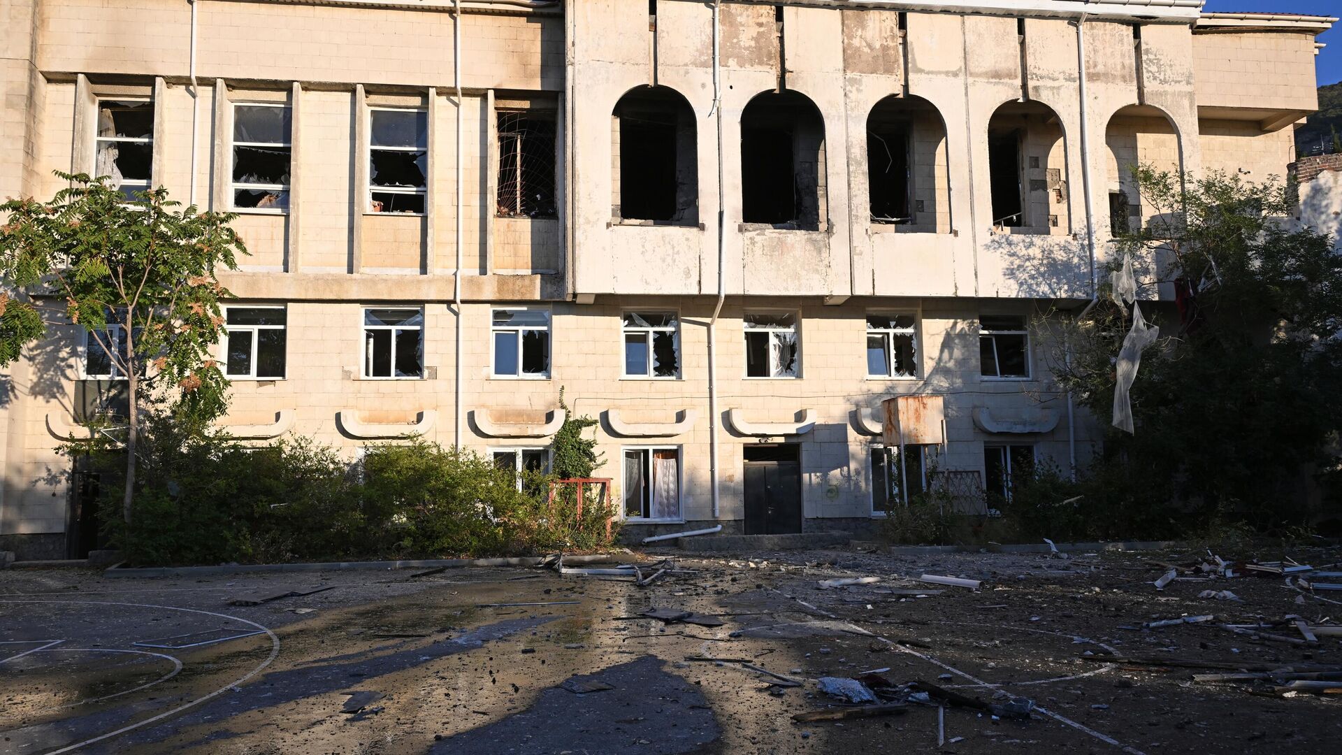 Школа в Форосе, поврежденная в результате атаки дронов со стороны ВСУ. - Sputnik Литва, 1920, 22.09.2025