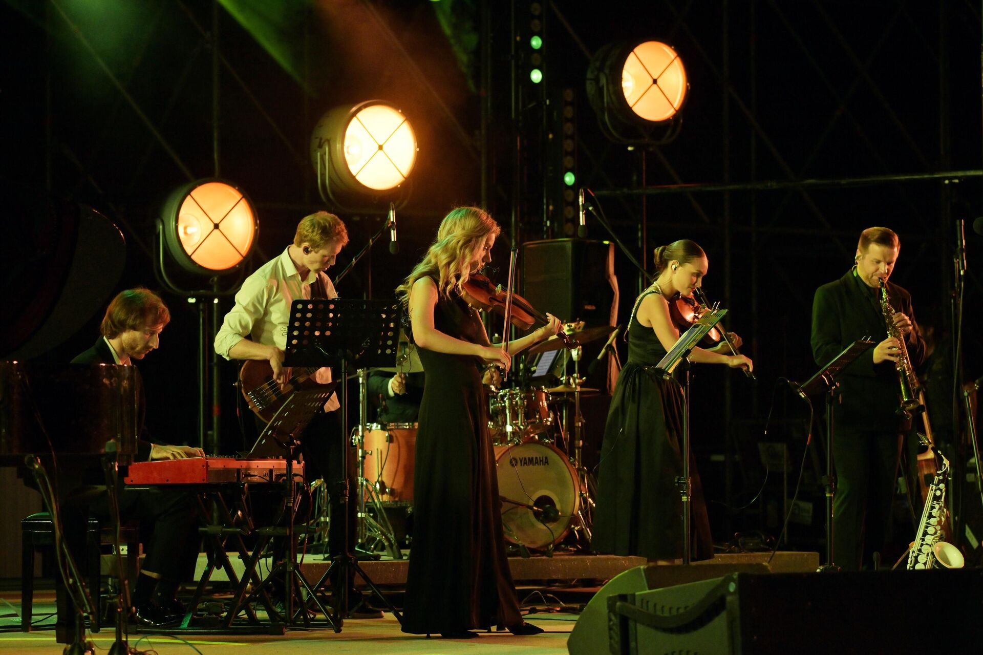 Выступление коллектива International Jazz Ensemble на II Международном джазовом фестивале Геленджик-молодое - Sputnik Литва, 1920, 24.09.2025