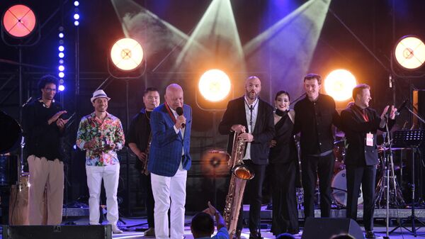 Генеральный директор медиагруппы Россия сегодня Дмитрий Киселёв на II Международном джазовом фестивале Геленджик-молодое - Sputnik Литва