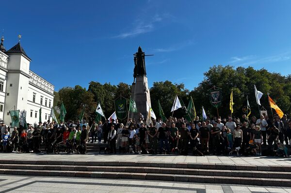Представители охотничьих обществ и клубов собрались на Ратушной площади вместе со своими четвероногими помощниками. - Sputnik Литва