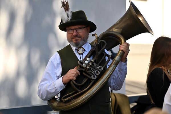 В древней Литве охотились и вельможи — это было не просто развлечение. Во время охоты правители решали важные политические вопросы. А в конце их ждал пир, длившийся несколько месяцев. - Sputnik Литва