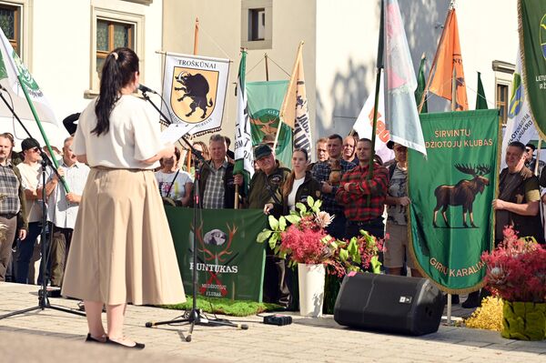 Для посетителей праздника были подготовлены образовательные мероприятия, посвященные лесам, дикой природе и традиционной охоте, а также развлечения для детей и взрослых, концерты живой музыки и пиршества. - Sputnik Литва