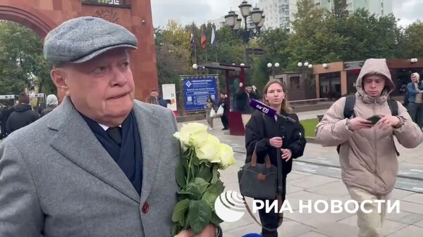 Останется примером служения и нестандартного мышления. Дмитрий Киселев о Тигране Кеосаяне - Sputnik Литва