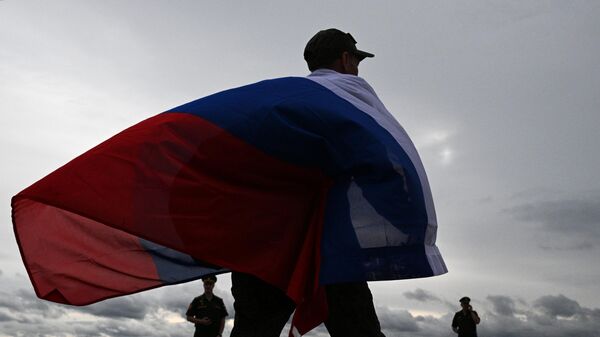 Российский военнослужащий, возвращенный из украинского плена, архивное фото - Sputnik Литва