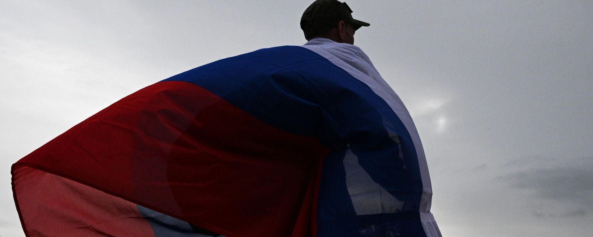 Российский военнослужащий, возвращенный из украинского плена, архивное фото - Sputnik Литва, 1920, 05.02.2026