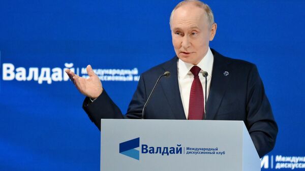 Президент Владимир Путин принял участие в работе дискуссионного клуба Валдай - Sputnik Литва