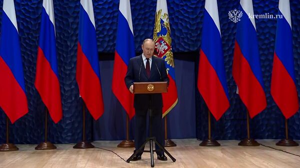 Поздравление президента России Владимира Путина с Днем учителя - Sputnik Литва